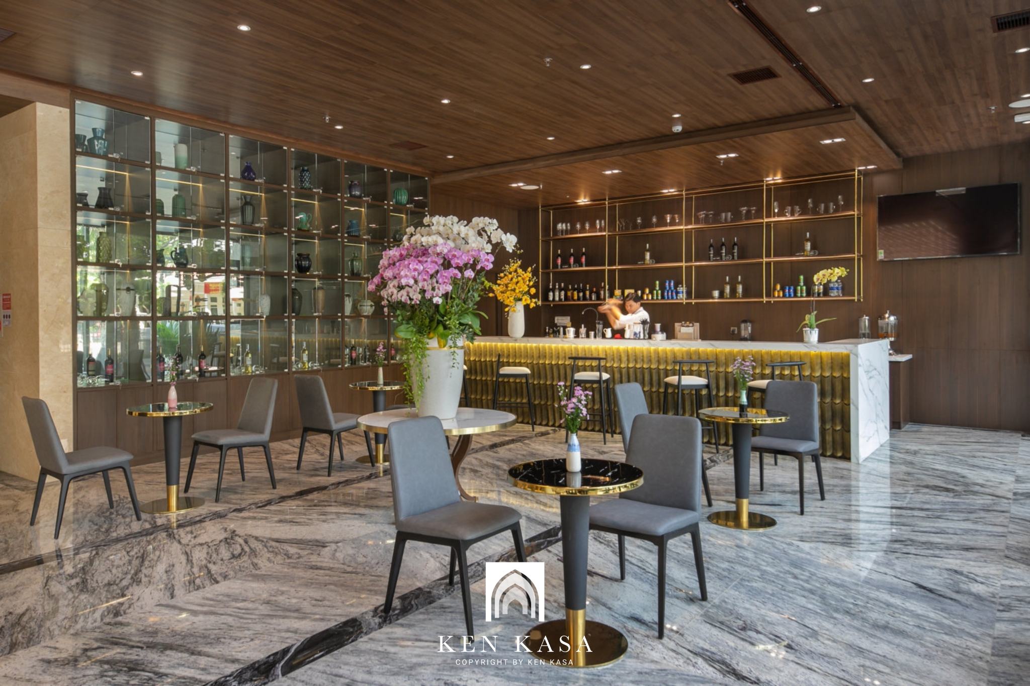 lobby bar của Golden Lotus Grand Hotel